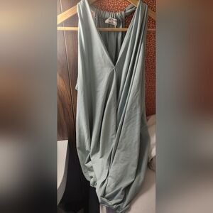 Zenana Green Sleeveless V-Neck Ruched Top